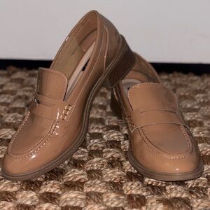 Nude Patent leather loafer with heel size 9